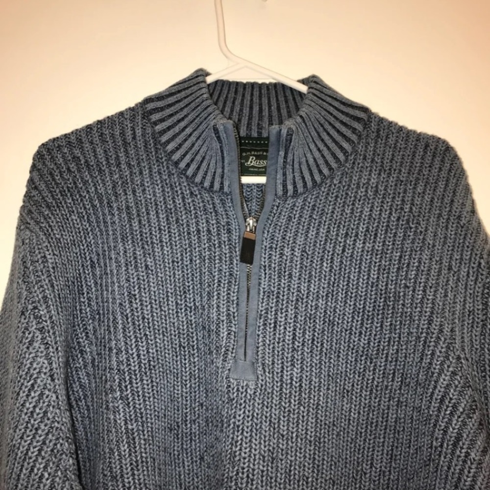 Men’s zip up knit sweater